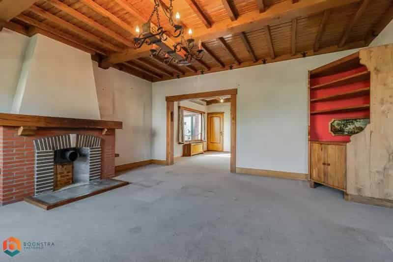 Vrijstaande woning Koningshooikt 1143m²
