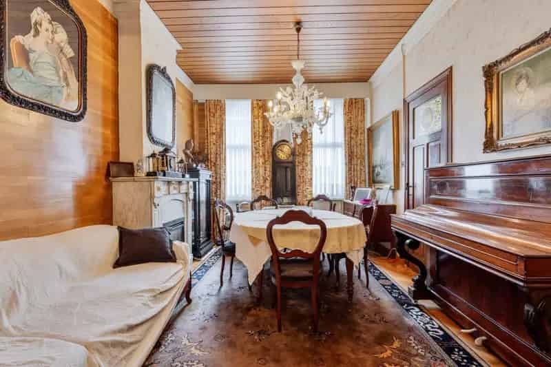 Herenwoning te renoveren Sint Niklaas 4 slaapkamers grote tuin