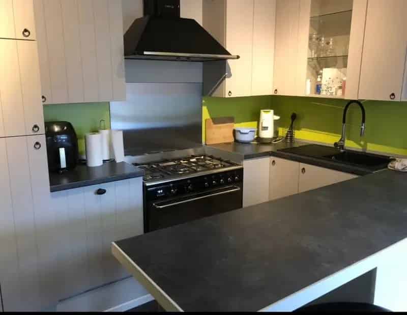 Huis te koop 3 slaapkamers praktijkruimte stallen