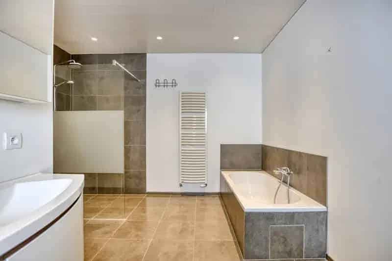 Gerenoveerde woning 3 slaapkamers loods 100m² Adinkerke