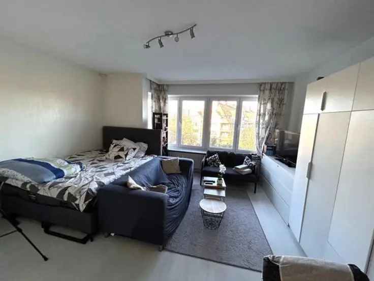 Studio Te Koop Ganshoren: Lichtrijk Appartement Nabij Openbaar Vervoer