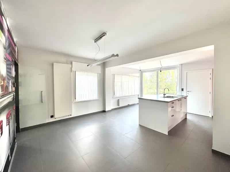 HOB MET 3 KAMERS, BUREAU en RUIM TERRAS
