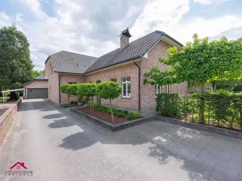 Hoogwaardig afgewerkte, landelijke villawoning