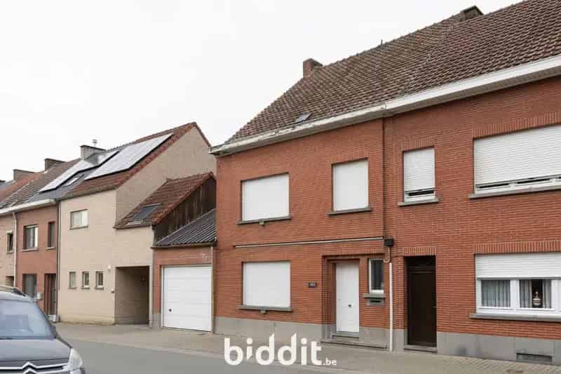 OP TE KNAPPEN RUIME WONING MET GROTE TUIN GERAAARDSBERGEN