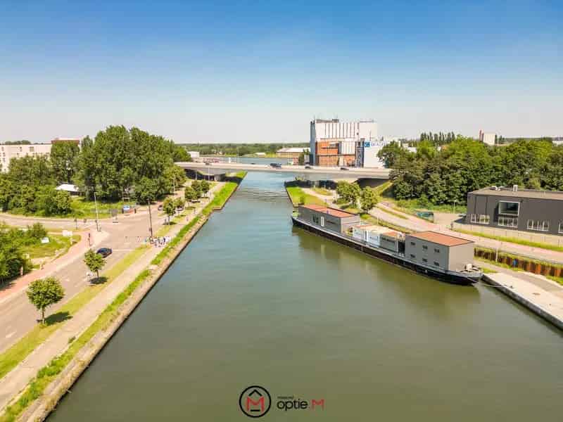 Ruim Appartement 216m² met 223m² Terras te Koop