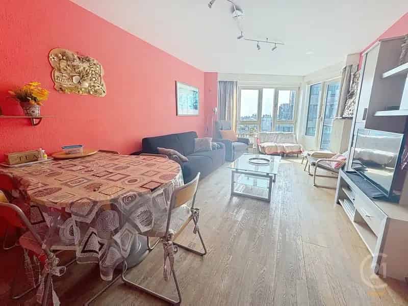 Appartement te koop Westende Bad: Zeer zonnig appartement met lateraal zeezicht