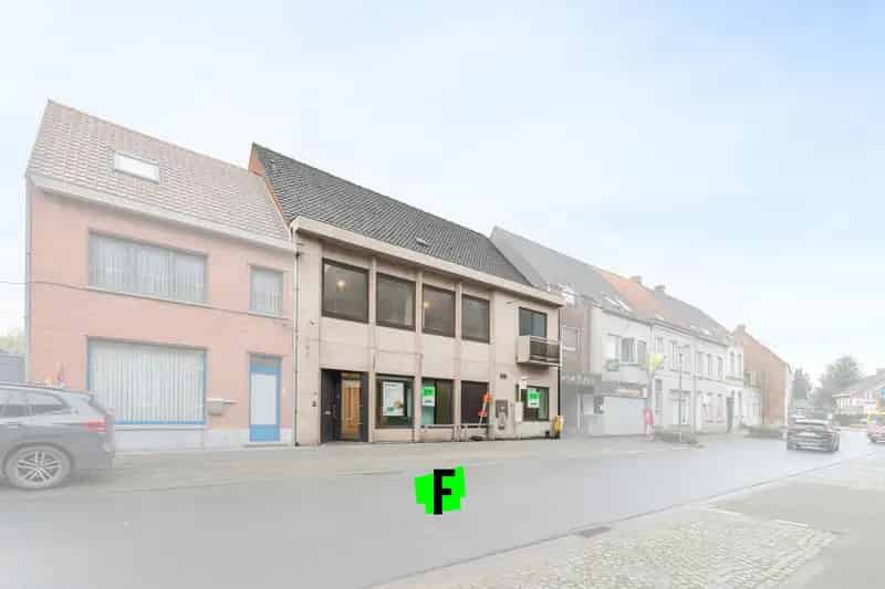 Handelshuis Wingene Centrum: Kantoor en Duplexappartement
