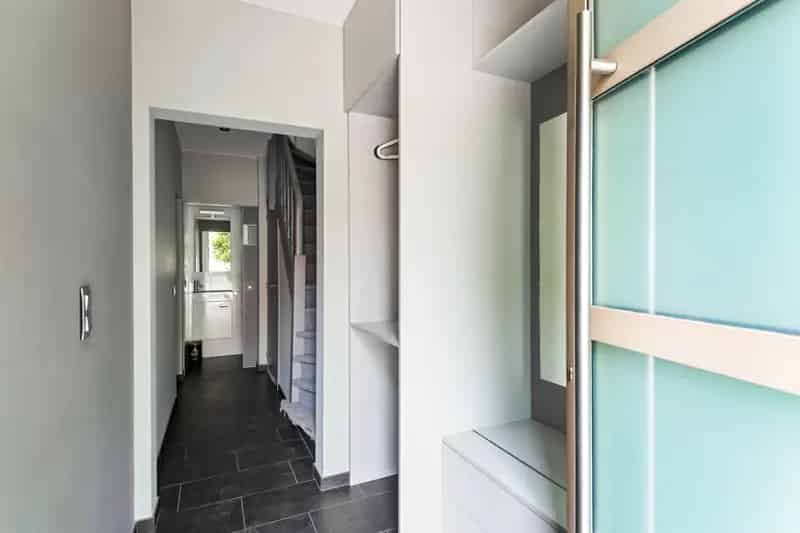 Op te frisse woning met 5 slaapkamers, oprit en tuin (90m²)