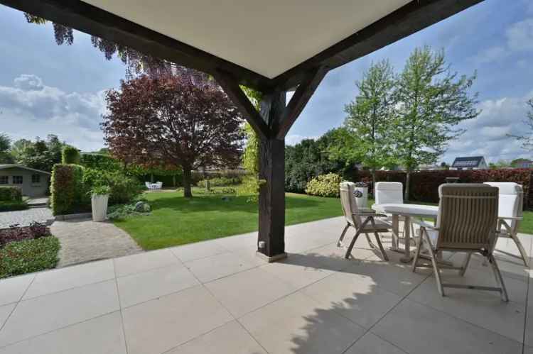 Royale woning met zonnepanelen te Lanaken