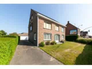 Huis te koop Waregem - Grote woning te renoveren met tuin en zwembad