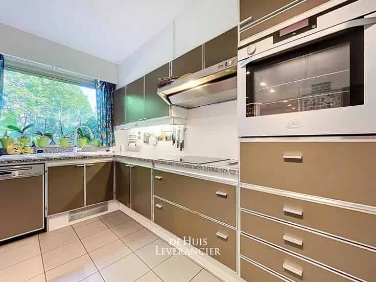Vrijstaande woning te Kontich 350m² 5 slaapkamers