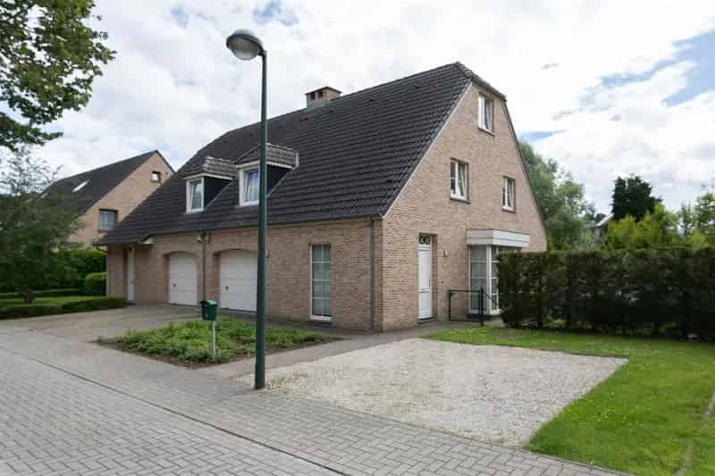 Ruime 3-gevelwoning te Sterrebeek met 4 slaapkamers