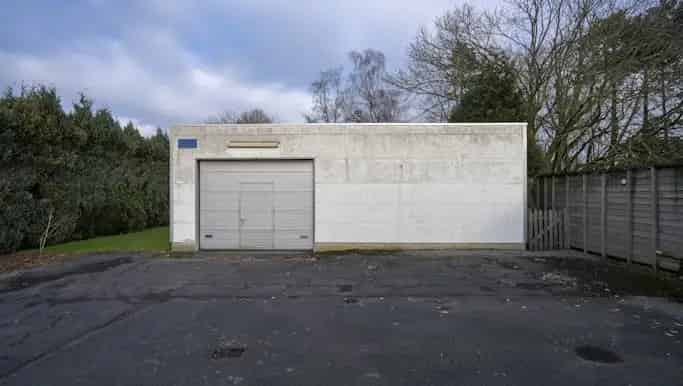 Magazijn met woning te koop Evergem