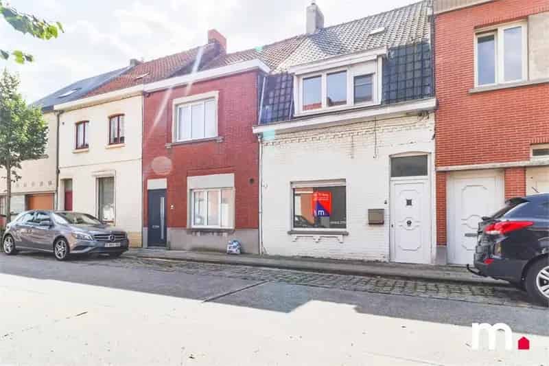 Huis te koop Kortrijk 3 slaapkamers Grote tuin Nabij centrum
