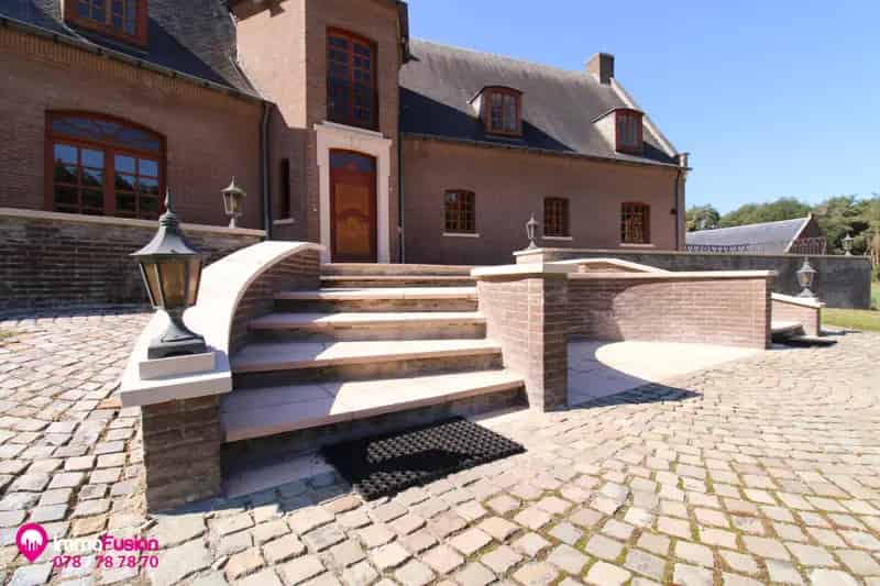 Huis te koop Unieke villa met bijgebouw 85ha 5 1 slaapkamers