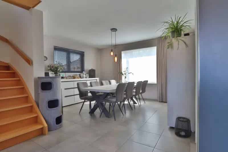 Huis te huur Beveren: 3 slaapkamers, tuin en garage