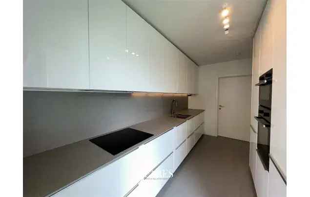 Huur 2 slaapkamer appartement van 102 m² in Antwerp