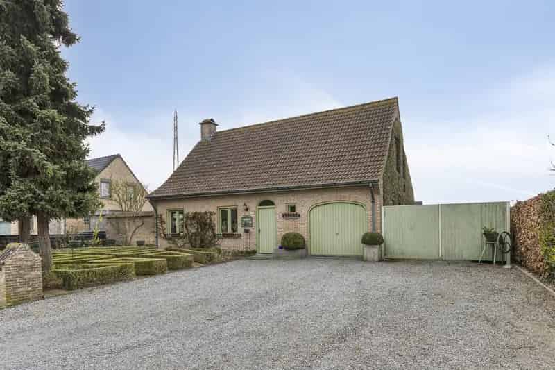 Charmante Villa te Koop Wielsbeke 3 Slaapkamers Rustige Ligging