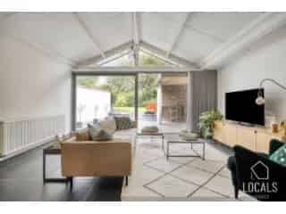 Huis te koop Denderleeuw 250m² 4 slaapkamers 2 badkamers