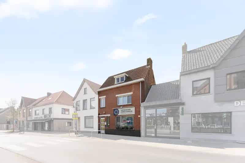 Huis te koop met bureel  Zonnepanelen Garage 3 slaapkamers