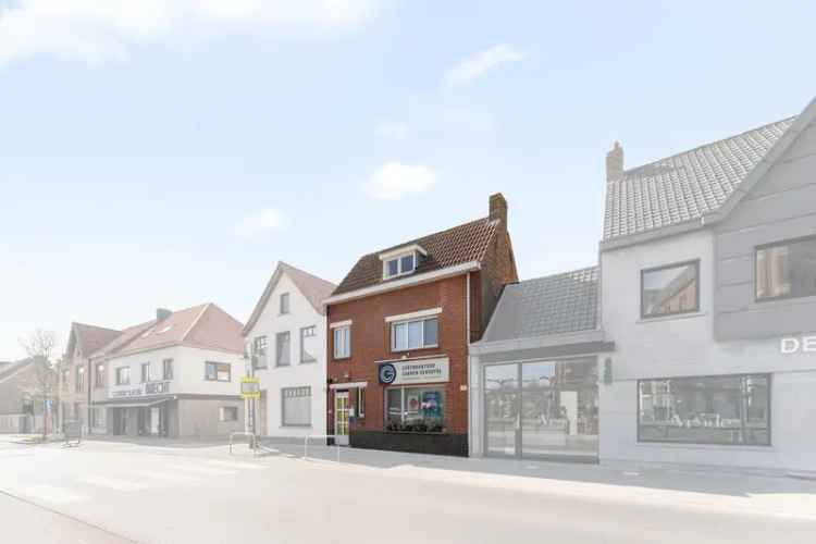 Huis te koop met bureel  Zonnepanelen Garage 3 slaapkamers