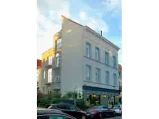 Handelspand te koop Ukkel 120m² gerenoveerd