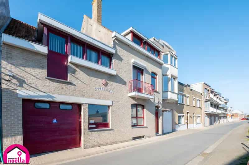 Ruime woning nabij strand Westende te koop