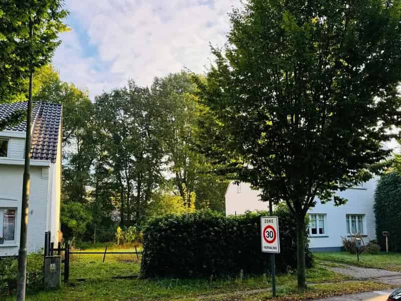 Bouwgrond Halfopen Woning Rustig Groen