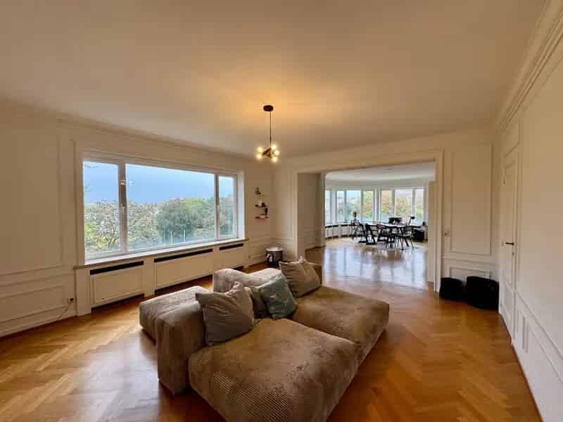 Appartement te Huur Gent: Ruim Appartement met Bureau Garage en Kelders