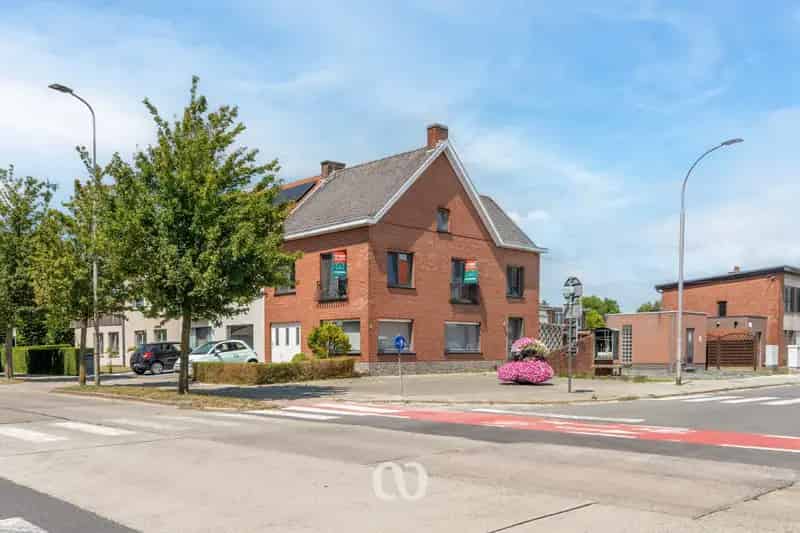 Ruime gerenoveerde woning met 4 slaapkamers in centrum Eine