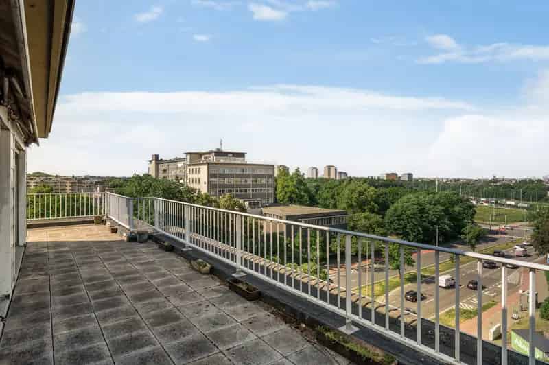 Dakappartement met Terras en Garage te Koop