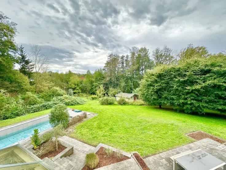 Villa te Koop: Ruime Karaktervolle Villa met Zwembad en Garage