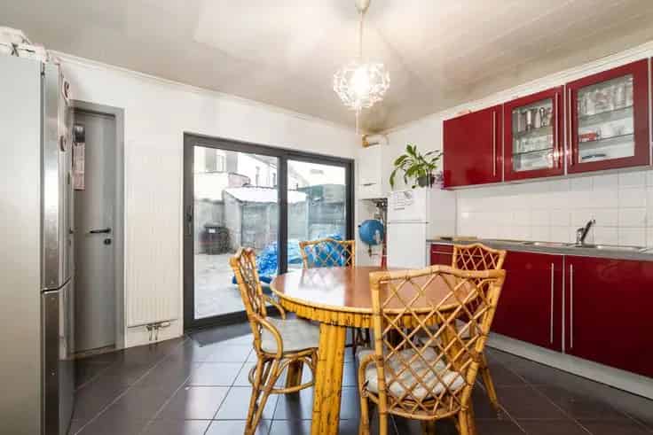 Huis Te Koop Sint-Amandsberg: 4 slaapkamers, stadstuin