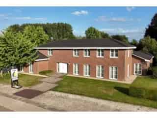 Villa te koop Neeroeteren - Luxueus afgewerkt met grote tuin