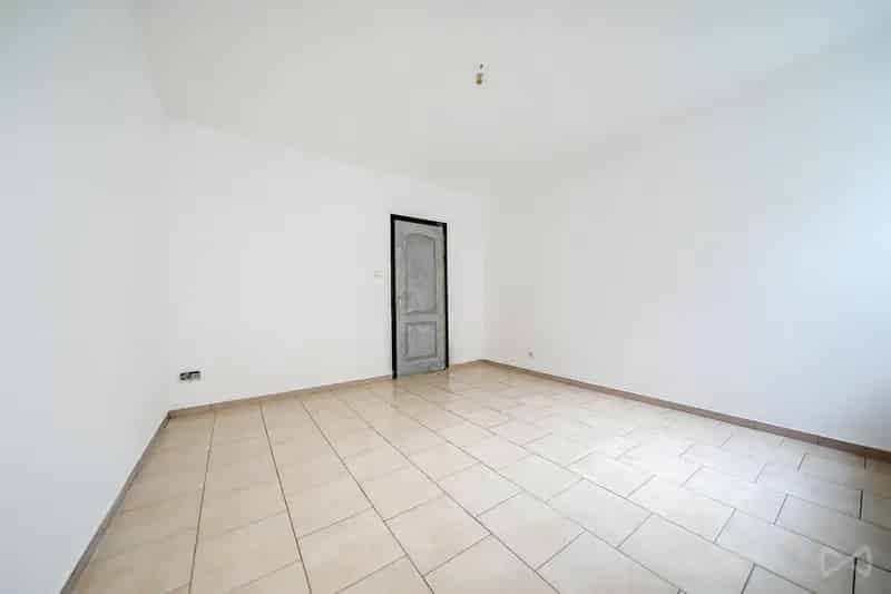 Huis te Huur Seraing: Appartementen en Bureau