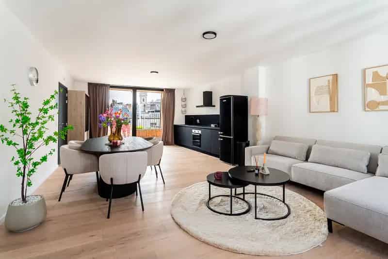 Lichtrijk Appartement te Koop Antwerpen Centrum