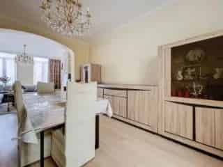 Huis te koop Laken 6 slaapkamers grote binnenplaats