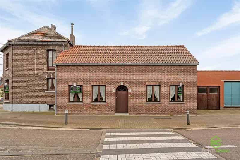 Dubbelwoonst met polyvalente zaal 180m² Budingen