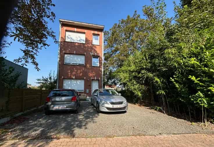 Huis Te Koop Ruime woning gerenoveerd 2017