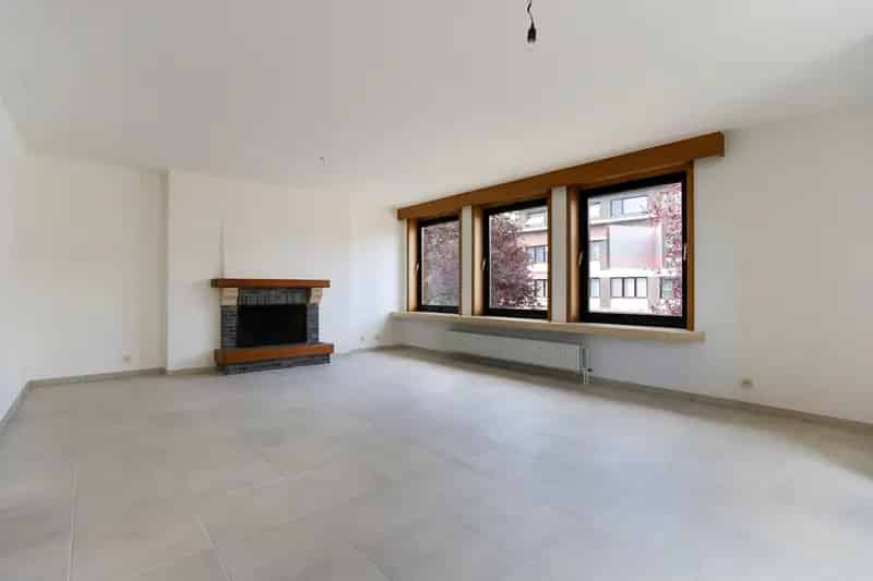 Recent gerenoveerd 2 slpk appartement Haasdonk