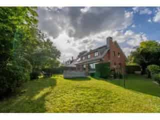 Villa te koop Braine l Alleud 4 slaapkamers grote tuin zwembad