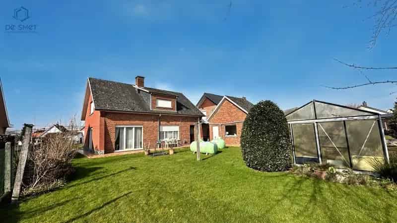 Huis te huur te renoveren 3 slaapkamers garage tuin