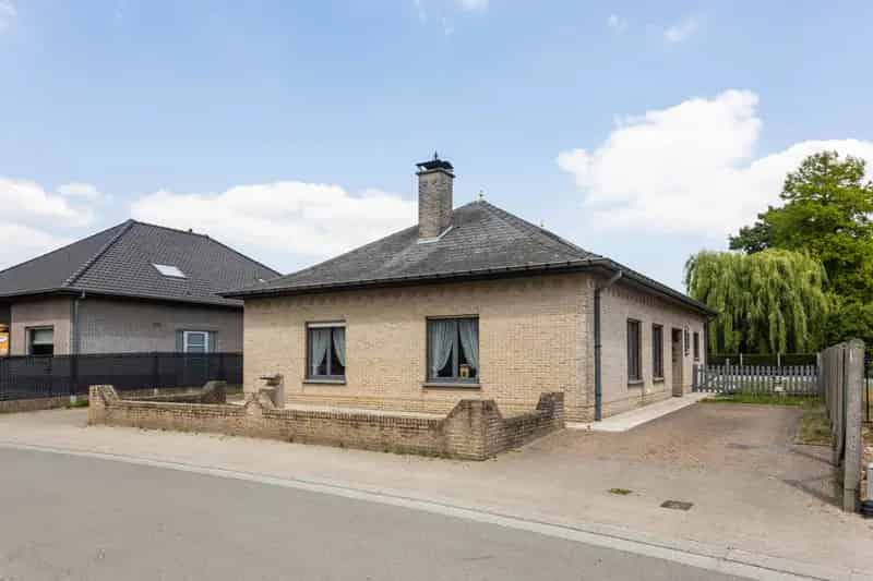 Ruime Villa te Erpe Nabij Scholen en E40