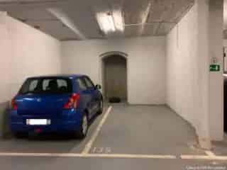 Parking te Huur Elsene - Place du Chatelain Avenue Louise