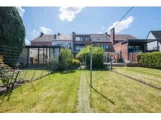Huis te koop Zwijndrecht - Gezinswoning met garage en tuin