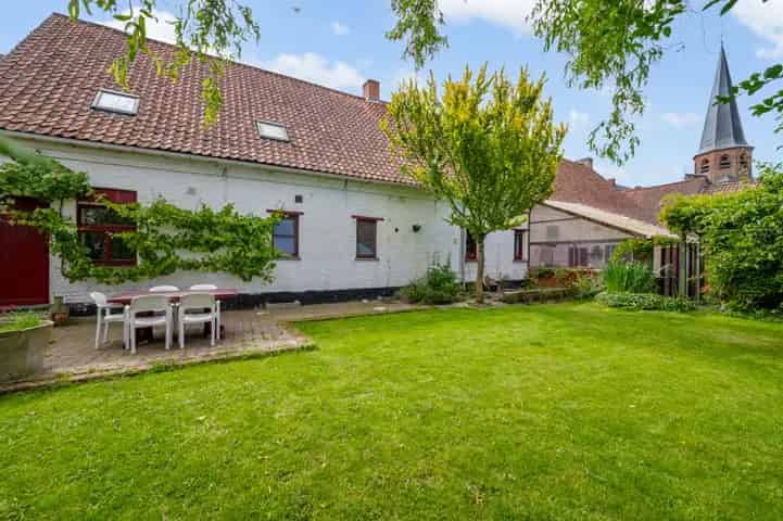 Vierkantshoeve te koop Sint-Goriks-Oudenhove Vlaamse Ardennen