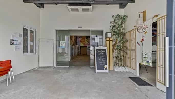 Handelspand te Huur Oostende 385m²