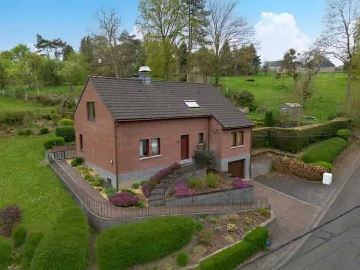 Villa te koop: Ruime gelijkvloerse woning met tuin