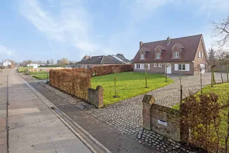 Gerenoveerde Villa met Panoramisch Uitzicht te Koop