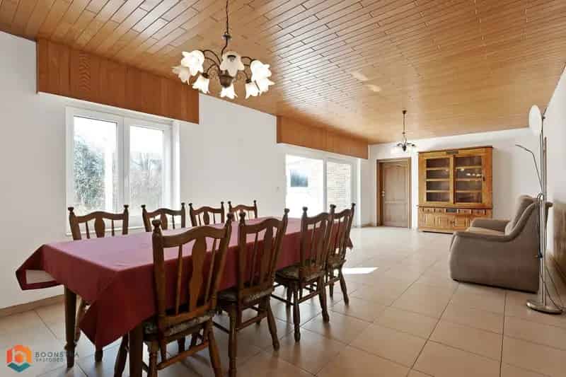 Gelijkvloerse villa 3 slaapkamers Tildonk 1335m²